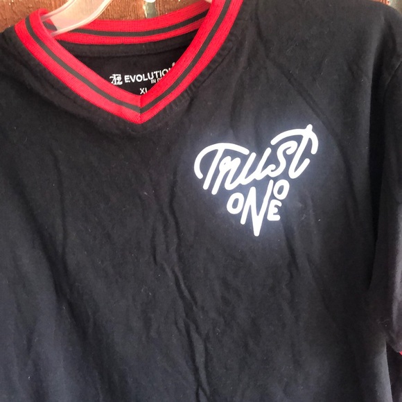 Trust one t shirt - size Xl by Evolution in Design - Picture 4 of 12